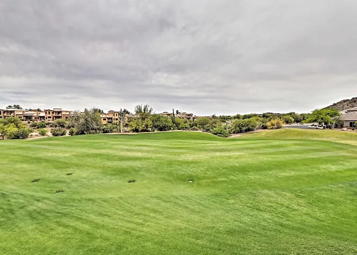 Golf Course View & Pool Access: Gem *