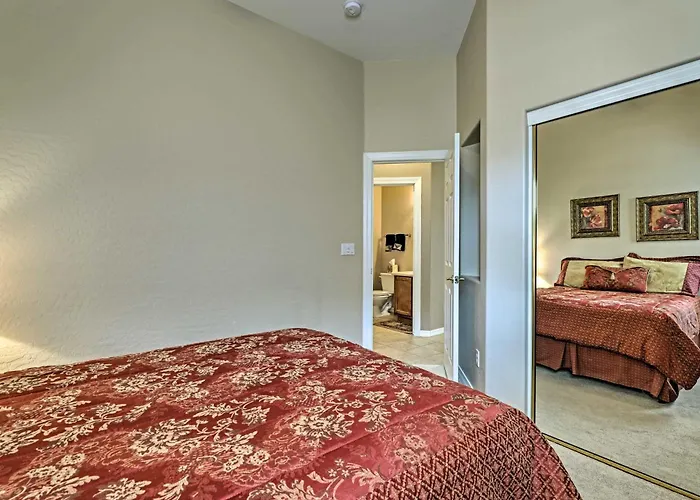 Golf Course View & Pool Access: Gem Casa vacanze Gold Canyon